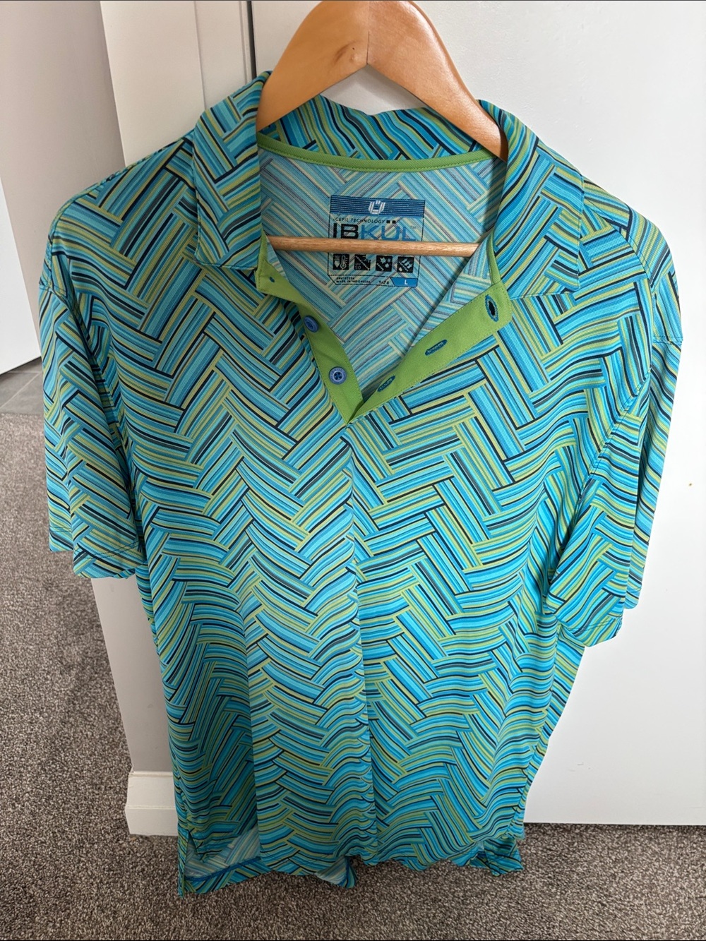 Men’s IBKUL Aqua Green Geometric large golf shirt
